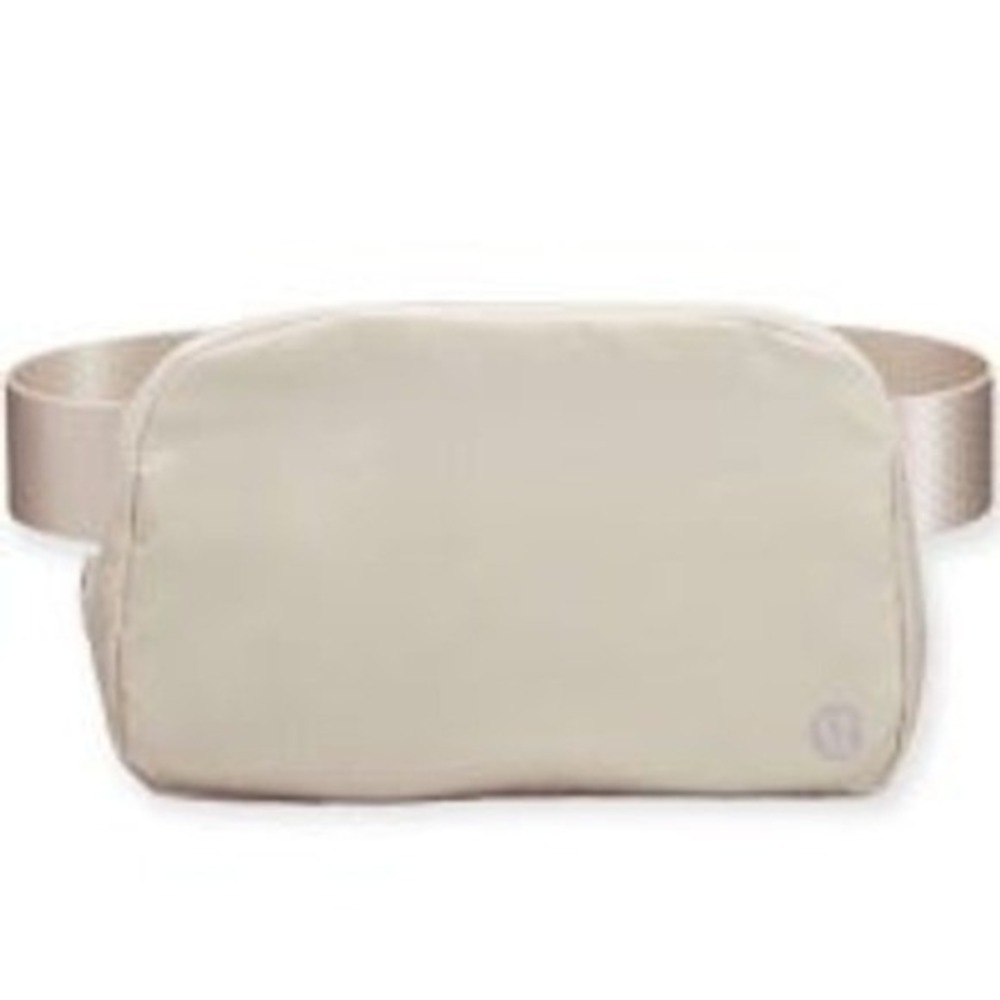 Lululemon Everywhere Belt Bag NWT White Beige Adjustable Waist Pack 1L
